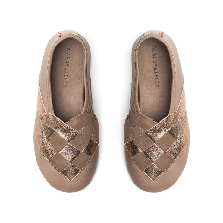 "Lille Elskling" girls leather slippers | taupe