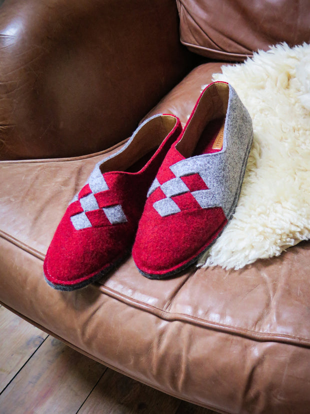 Henrik | Slippers | Wool Felt | Lingonberry